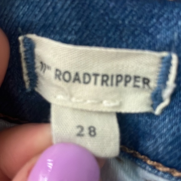 Madewell 11” Roadtripper High Waisted Blue Long Cut Off Jean Shorts Size 28 - Picture 4 of 11